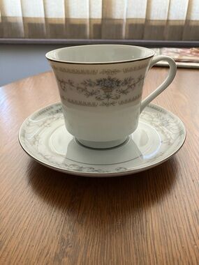 Wade (Fine Porcelain China)“Diane” pattern fine porcelain teacup and saucer
